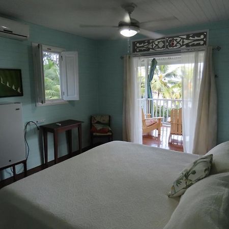 Sand Dollar Beach Bed & Breakfast Бокас-дель-Торо Экстерьер фото