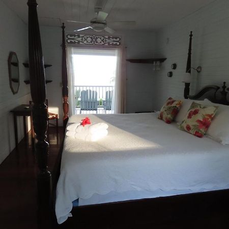Sand Dollar Beach Bed & Breakfast Бокас-дель-Торо Экстерьер фото